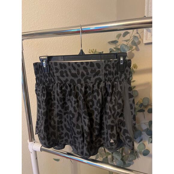 Balance Athletica Breeze shorts - Picture 1 of 6